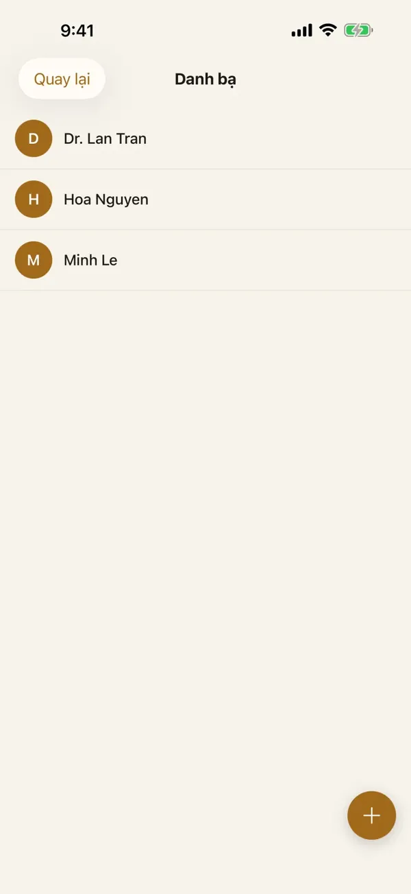Màn hình Danh bạ của Lockboxy liệt kê ba liên hệ riêng tư theo tên, với nút thêm hình tròn ở góc dưới bên phải.