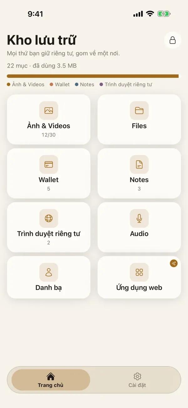 Màn hình chính của kho Lockboxy với các ô Ảnh & Video, Tệp, Ví, Ghi chú, Trình duyệt riêng tư, Ghi âm, Danh bạ và Web Apps.